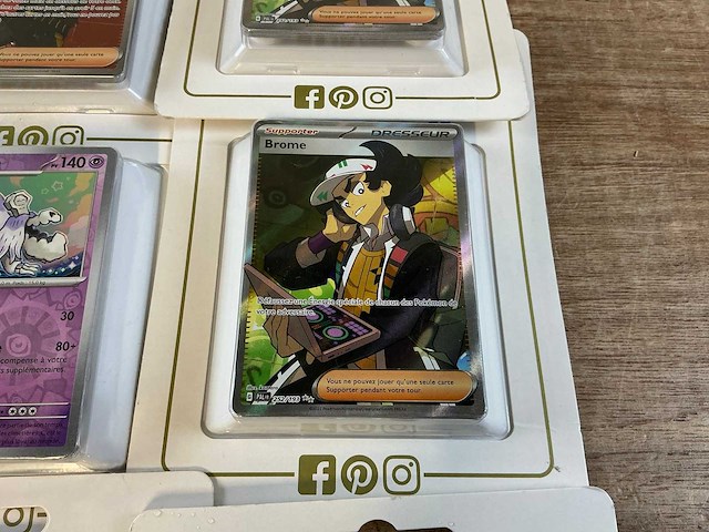 Ultra booster box - pokémon - verzamelkaarten (25x) - afbeelding 6 van  7