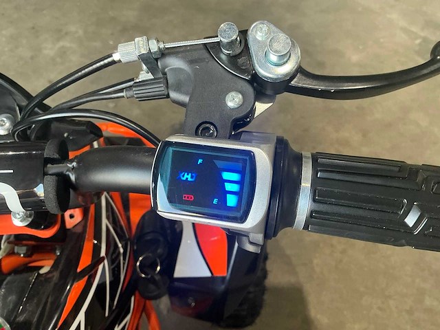 Ultra cross quad ongebruikt - afbeelding 9 van  26