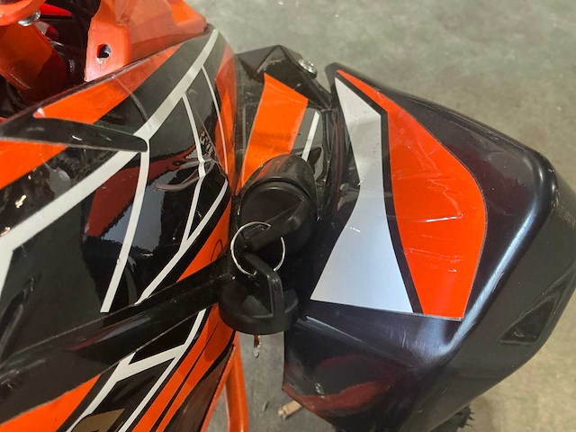 Ultra cross quad ongebruikt - afbeelding 8 van  26