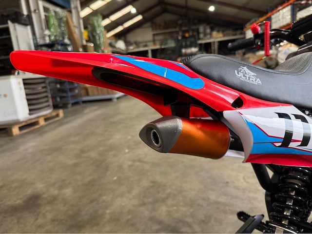 Ultra crossmotor ongebruikt - afbeelding 14 van  16