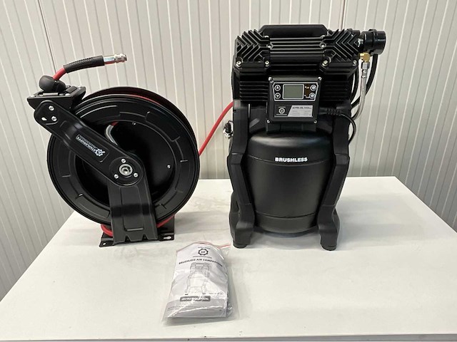 Ultra force equipment - ac998 25l compressor brushless en luchthaspel 20 meter sgst20m - 17 bar - afbeelding 12 van  36