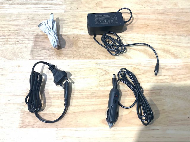 Ultra force equipment - startbooster - power bank - eps800 incl bevestiging muur - afbeelding 11 van  12