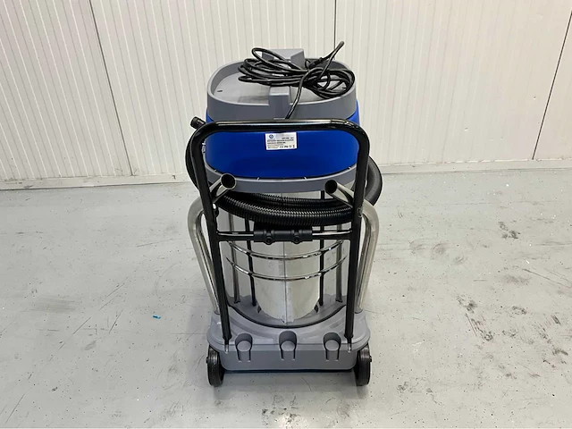 Ultra force equipment 80l- 3600w industriële stofzuiger nat/droog - 3 motoren a 1200w per motor aan te zetten - afbeelding 11 van  13
