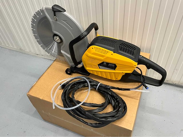 Ultra force equipment betonzaag ac7405 - 5000w - waterpomp koeling - 2026 - afbeelding 17 van  19