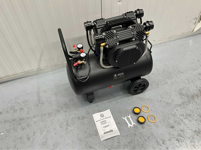 Ultra force equipment compressor ac9099-39l - 2 motoren 4000w - aluminium tank - brushless - olievrij - eco stand - afbeelding 12 van  20