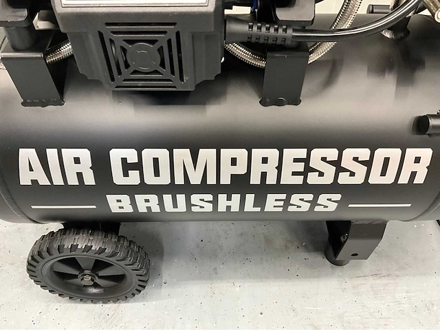 Ultra force equipment compressor ac9099-39l - 2 motoren 4000w - aluminium tank - brushless - olievrij - eco stand - afbeelding 5 van  25