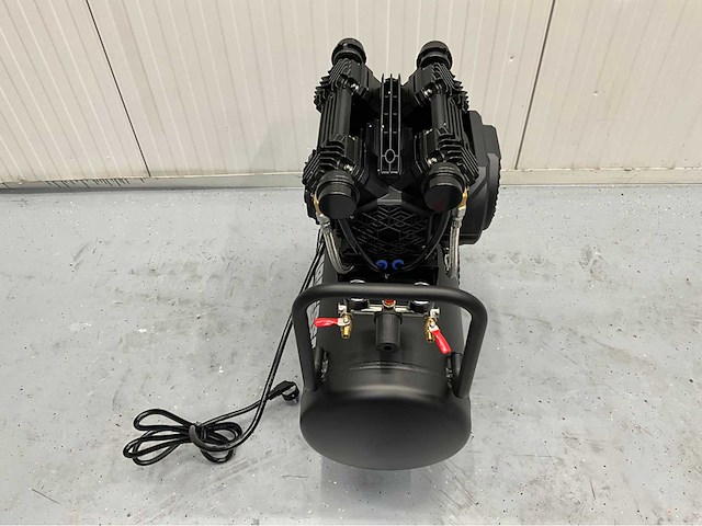 Ultra force equipment compressor ac9099-39l - 2 motoren 4000w - aluminium tank - brushless - olievrij - eco stand - afbeelding 10 van  25
