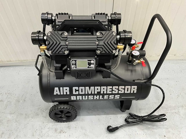 Ultra force equipment compressor ac9099-39l - 2 motoren 4000w - aluminium tank - brushless - olievrij - eco stand - afbeelding 12 van  25
