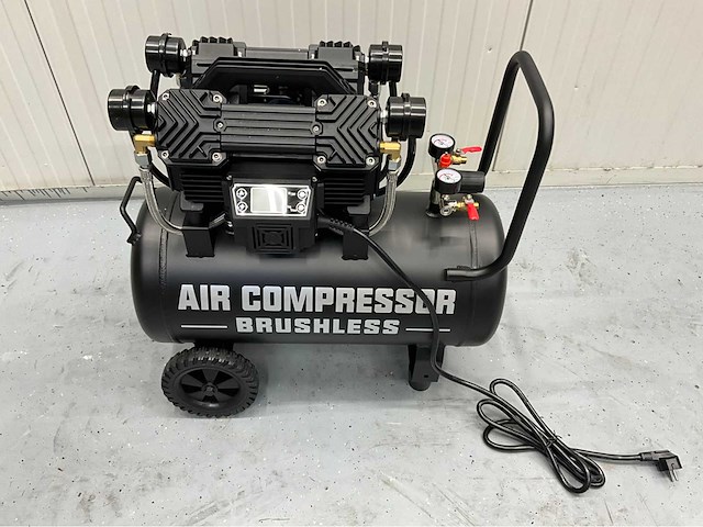 Ultra force equipment compressor ac9099-39l - 2 motoren 4000w - aluminium tank - brushless - olievrij - eco stand - afbeelding 21 van  27