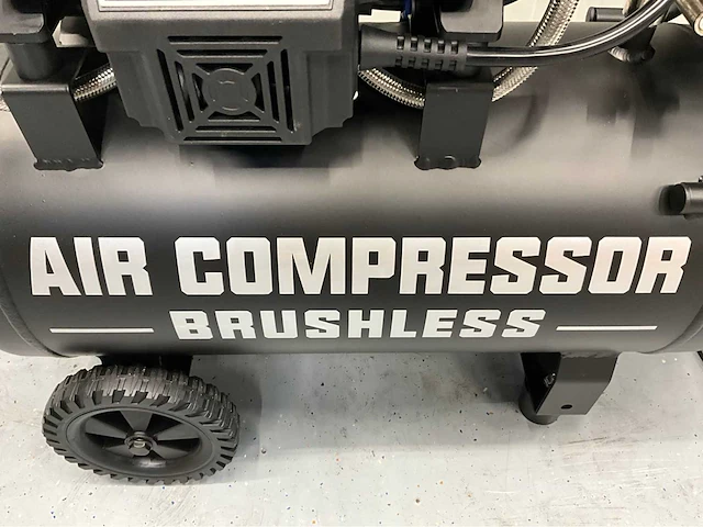 Ultra force equipment compressor ac9099-39l - 2 motoren 4000w - aluminium tank - brushless - olievrij - eco stand - afbeelding 5 van  27