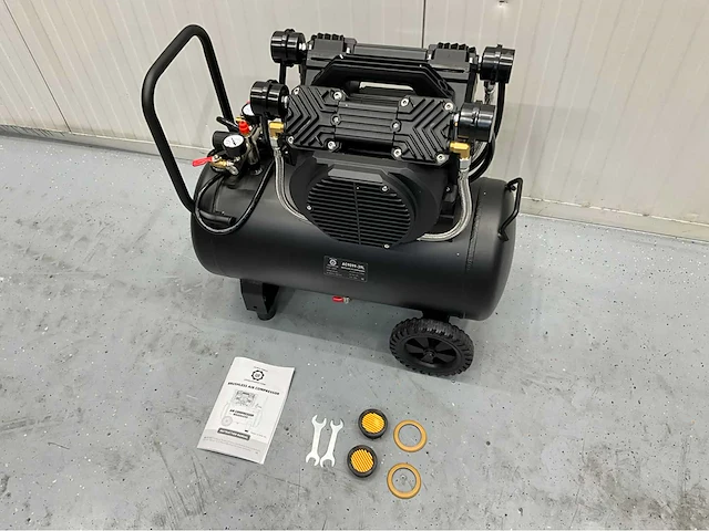 Ultra force equipment compressor ac9099-39l - 2 motoren 4000w - aluminium tank - brushless - olievrij - eco stand - afbeelding 6 van  27