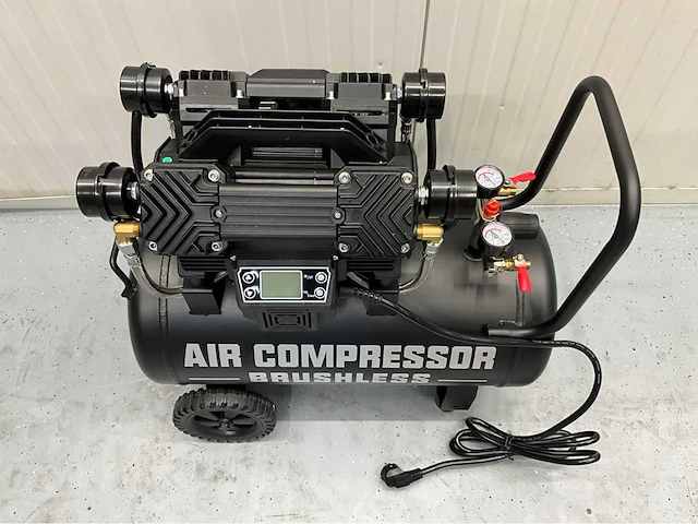 Ultra force equipment compressor ac9099-39l - 2 motoren 4000w - aluminium tank - brushless - olievrij - eco stand - afbeelding 15 van  27