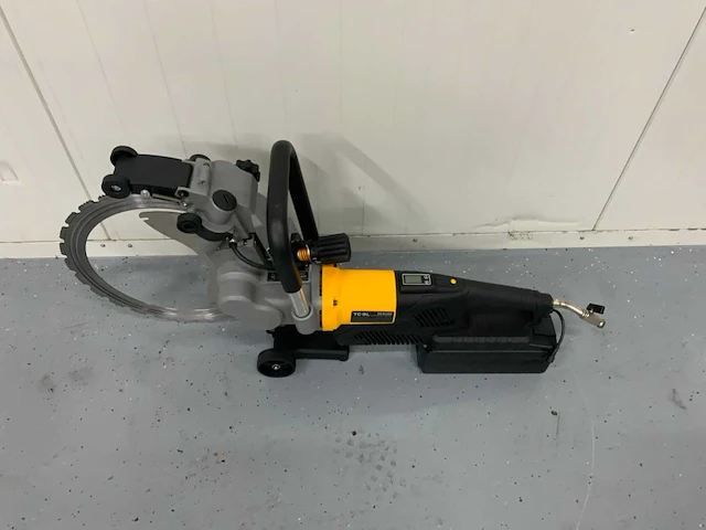 Ultra force equipment dc8400 - muurzaagmachine in koffer - 4000w - 2200rpm - afbeelding 11 van  14