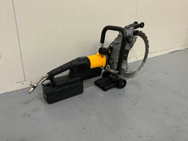 Ultra force equipment dc8400 - muurzaagmachine in koffer - 4000w - 2200rpm - afbeelding 12 van  14