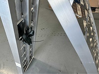 Ultra force equipment oprijplaat 1 stuk - inklapbaar - draagvermogen 680 kg - afbeelding 3 van  5