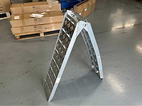 Ultra force equipment oprijplaat 1 stuk - inklapbaar - draagvermogen 680 kg - afbeelding 6 van  8