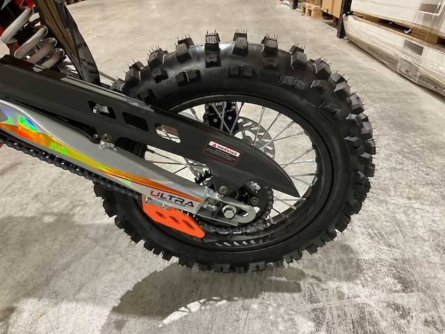 Ultra motocross 125cc 27ju motorfiets - afbeelding 26 van  30