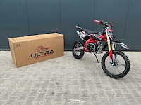 Ultra motocross db003 rood 27ju motorfiets