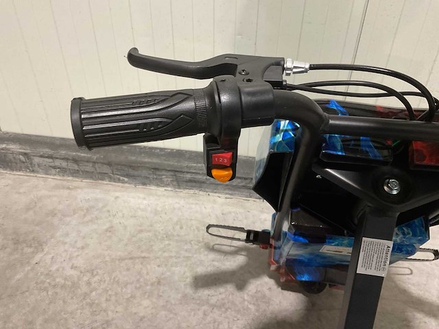 Ultra motocross drift trike 27ja 250w voertuig - afbeelding 14 van  16