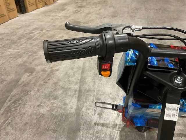 Ultra motocross drift trike 27ja 250w voertuig - afbeelding 13 van  13