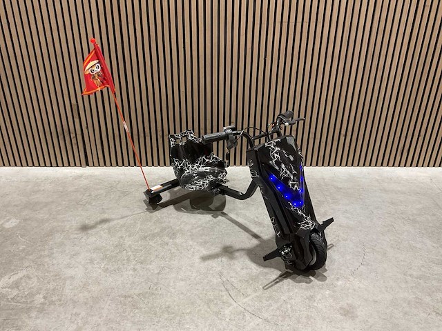 Ultra motocross drift trike 27ja 250w zwart bliksem voertuig - afbeelding 9 van  33