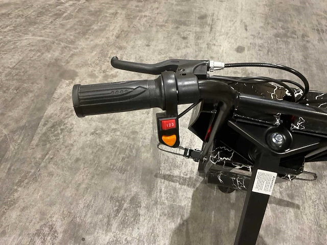 Ultra motocross drift trike 27ja 250w zwart bliksem voertuig - afbeelding 32 van  33