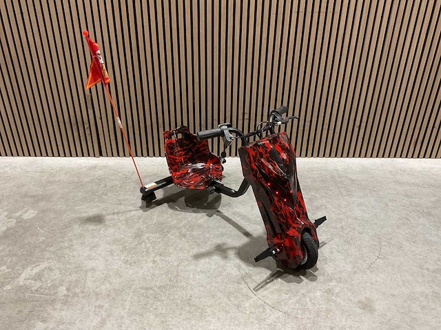 Ultra motocross drift trike 27ja 250w zwart rood voertuig - afbeelding 6 van  23