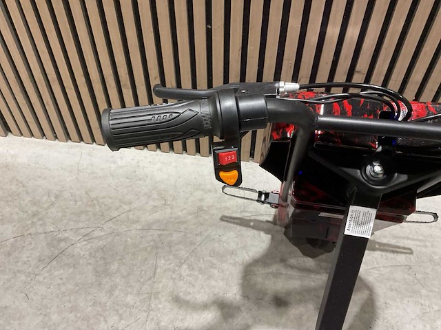 Ultra motocross drift trike 27ja 250w zwart rood voertuig - afbeelding 10 van  23