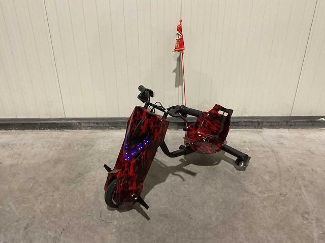 Ultra motocross drift trike 27ja 250w zwart rood voertuig - afbeelding 14 van  23