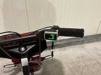 Ultra motocross drift trike 27ja 250w zwart rood voertuig - afbeelding 21 van  23