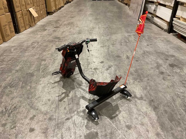 Ultra motocross drift trike 27ja 250w zwart rood voertuig - afbeelding 2 van  23