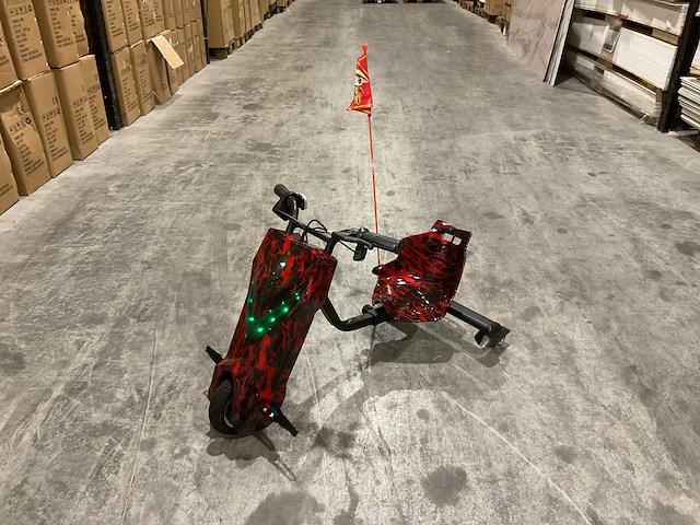 Ultra motocross drift trike 27ja 250w zwart rood voertuig - afbeelding 11 van  23