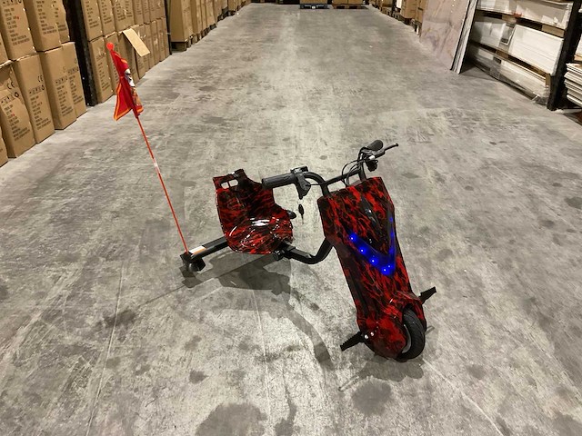 Ultra motocross drift trike 27ja 250w zwart rood voertuig - afbeelding 18 van  23