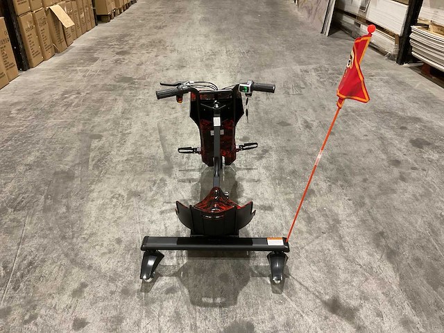 Ultra motocross drift trike 27ja 250w zwart rood voertuig - afbeelding 21 van  23