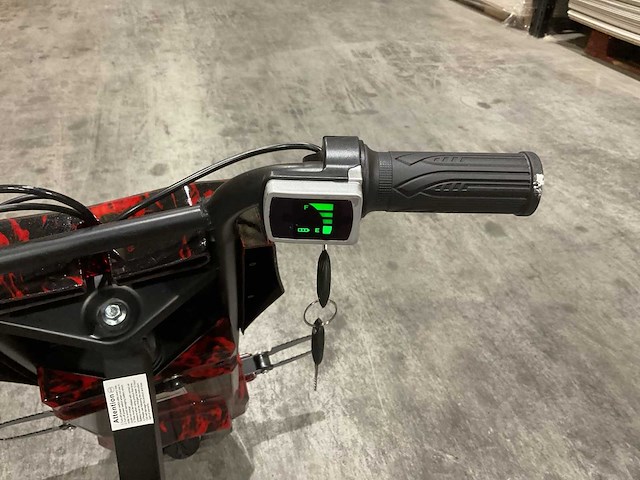 Ultra motocross drift trike 27ja 250w zwart rood voertuig - afbeelding 23 van  23