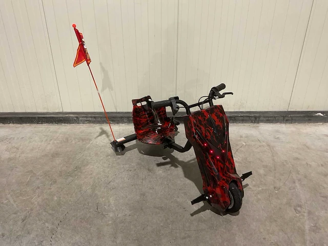Ultra motocross drift trike 27ja 250w zwart rood voertuig - afbeelding 19 van  32