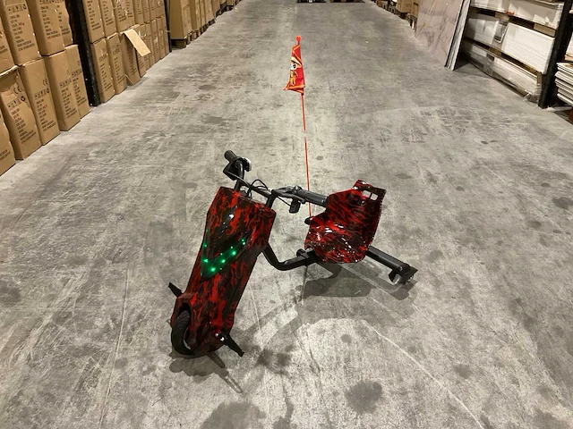 Ultra motocross drift trike 27ja 250w zwart rood voertuig - afbeelding 12 van  32