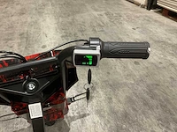 Ultra motocross drift trike 27ja 250w zwart rood voertuig - afbeelding 32 van  32