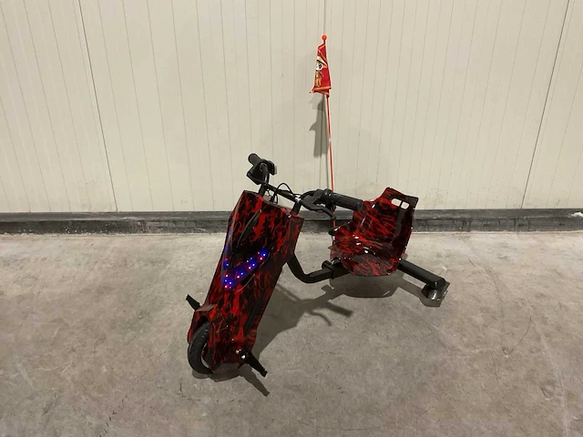 Ultra motocross drift trike 27ja 250w zwart rood voertuig - afbeelding 17 van  32