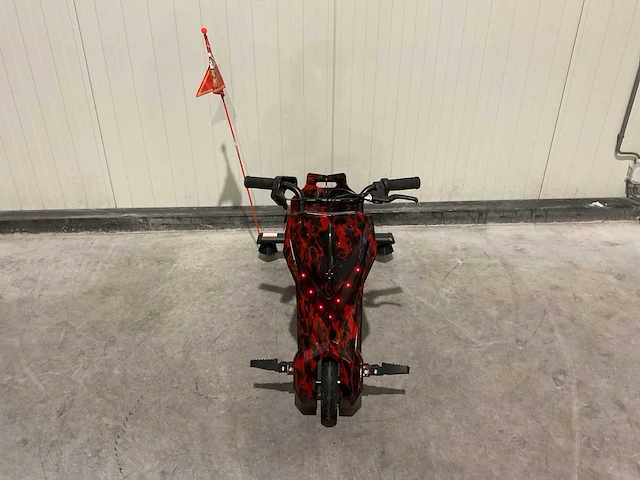 Ultra motocross drift trike 27ja 250w zwart rood voertuig - afbeelding 18 van  32