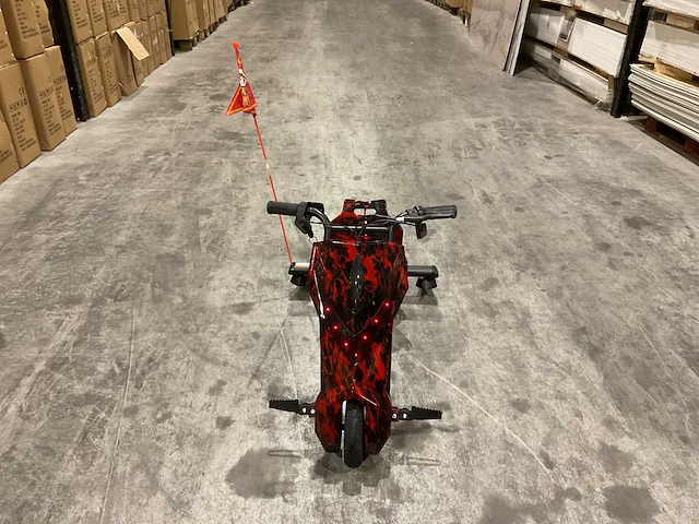 Ultra motocross drift trike 27ja 250w zwart rood voertuig - afbeelding 23 van  32