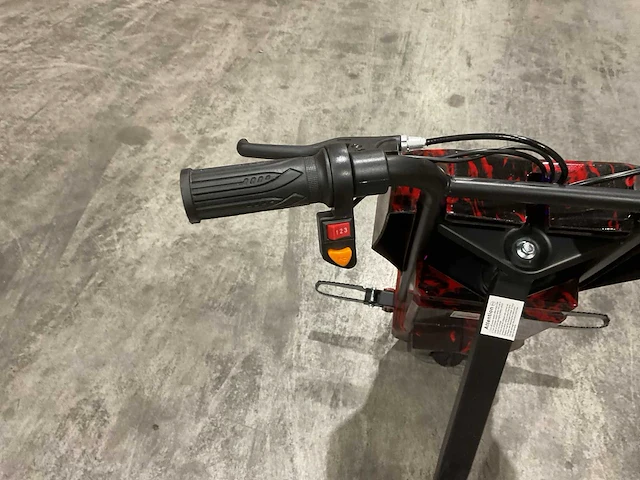 Ultra motocross drift trike 27ja 250w zwart rood voertuig - afbeelding 31 van  32