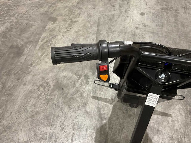 Ultra motocross drift trike 27ja 250w zwart voertuig - afbeelding 31 van  32