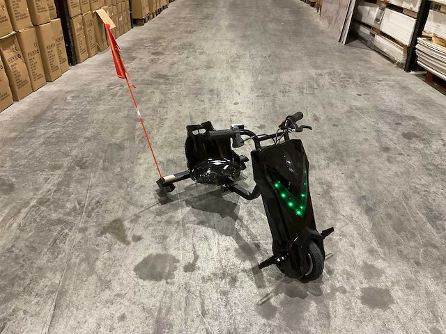 Ultra motocross drift trike 27ja 250w zwart voertuig - afbeelding 28 van  33