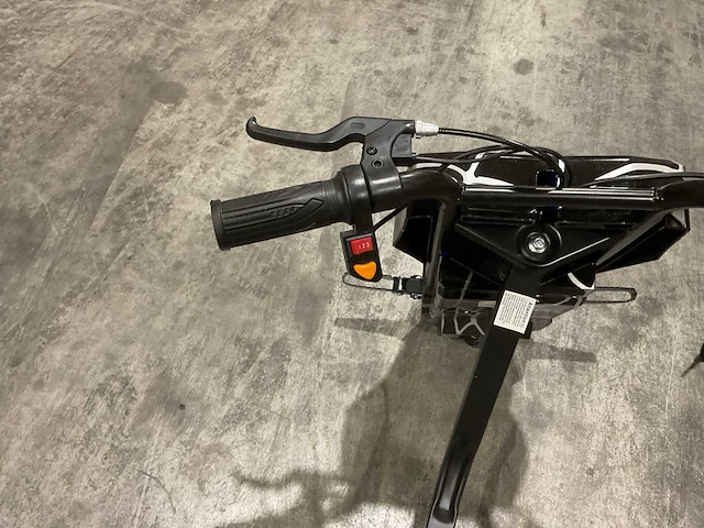 Ultra motocross drift trike 27ja 250w zwart web voertuig - afbeelding 11 van  11