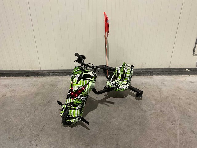 Ultra motocross drift trike 27ja 250w zwart/groen/wit voertuig - afbeelding 4 van  12