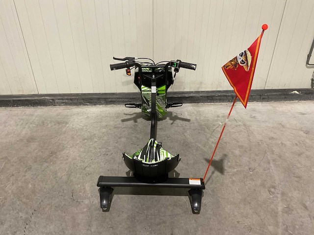 Ultra motocross drift trike 27ja 250w zwart/groen/wit voertuig - afbeelding 9 van  12