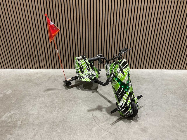 Ultra motocross drift trike 27ja 250w zwart/groen/wit voertuig - afbeelding 8 van  32