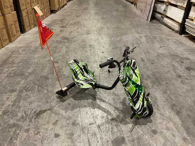 Ultra motocross drift trike 27ja 250w zwart/groen/wit voertuig - afbeelding 27 van  32