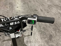 Ultra motocross drift trike 27ja 250w zwart/wit/rood voertuig - afbeelding 1 van  21